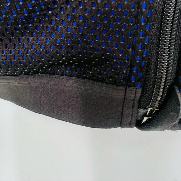 VICTORA’S SECRET X SPORT Blue Black Racerback Underwire Zip Front Sports… - Picture 12 of 14